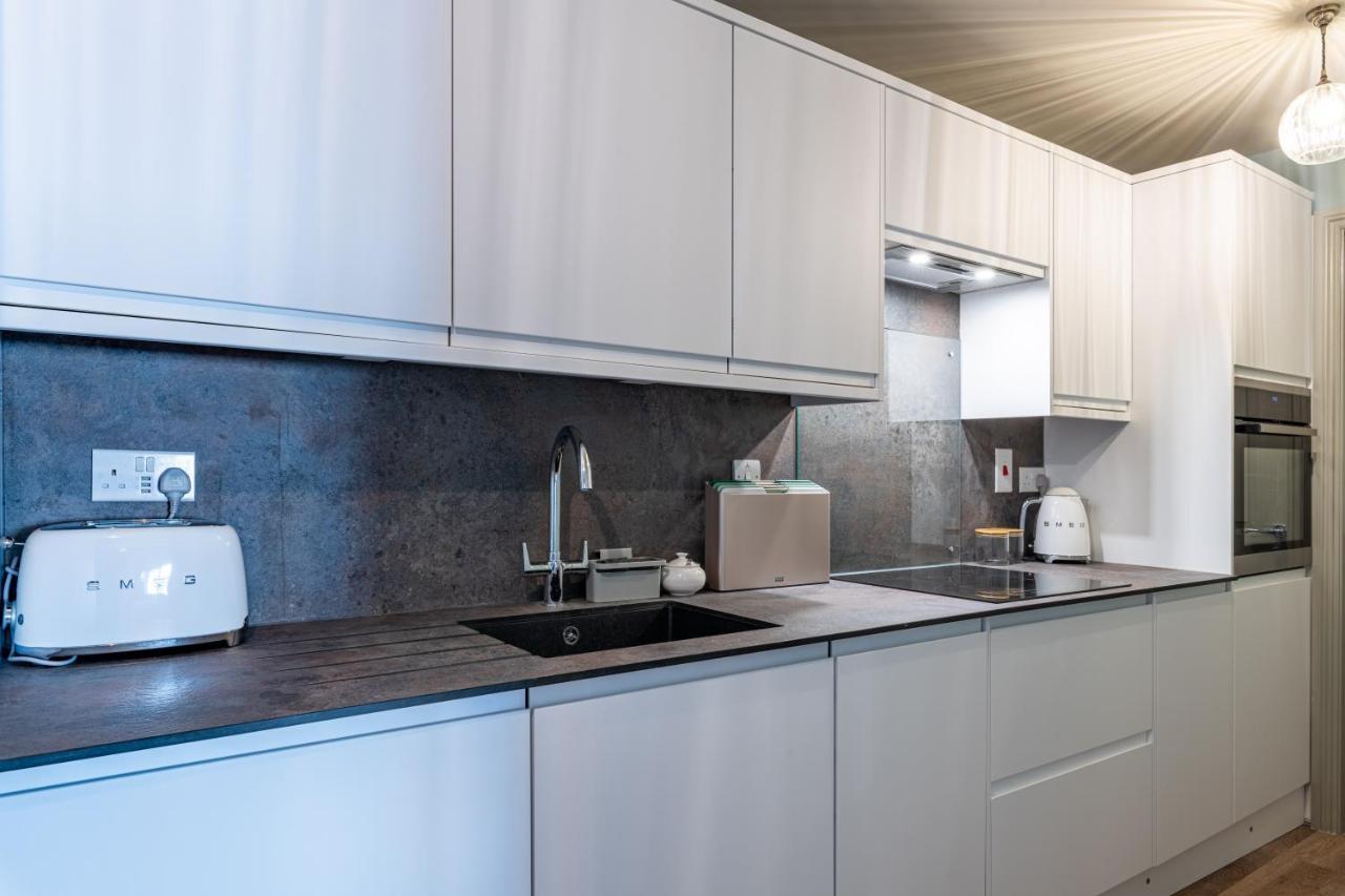 Large Stylish Studio In The Heart Of The City Bath Exteriör bild